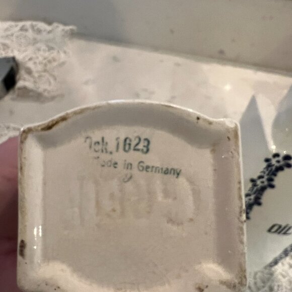 Set of 2  Dek 1623 Ges Geschatzt Vinegar and Oil bottles - Picture 5 of 11